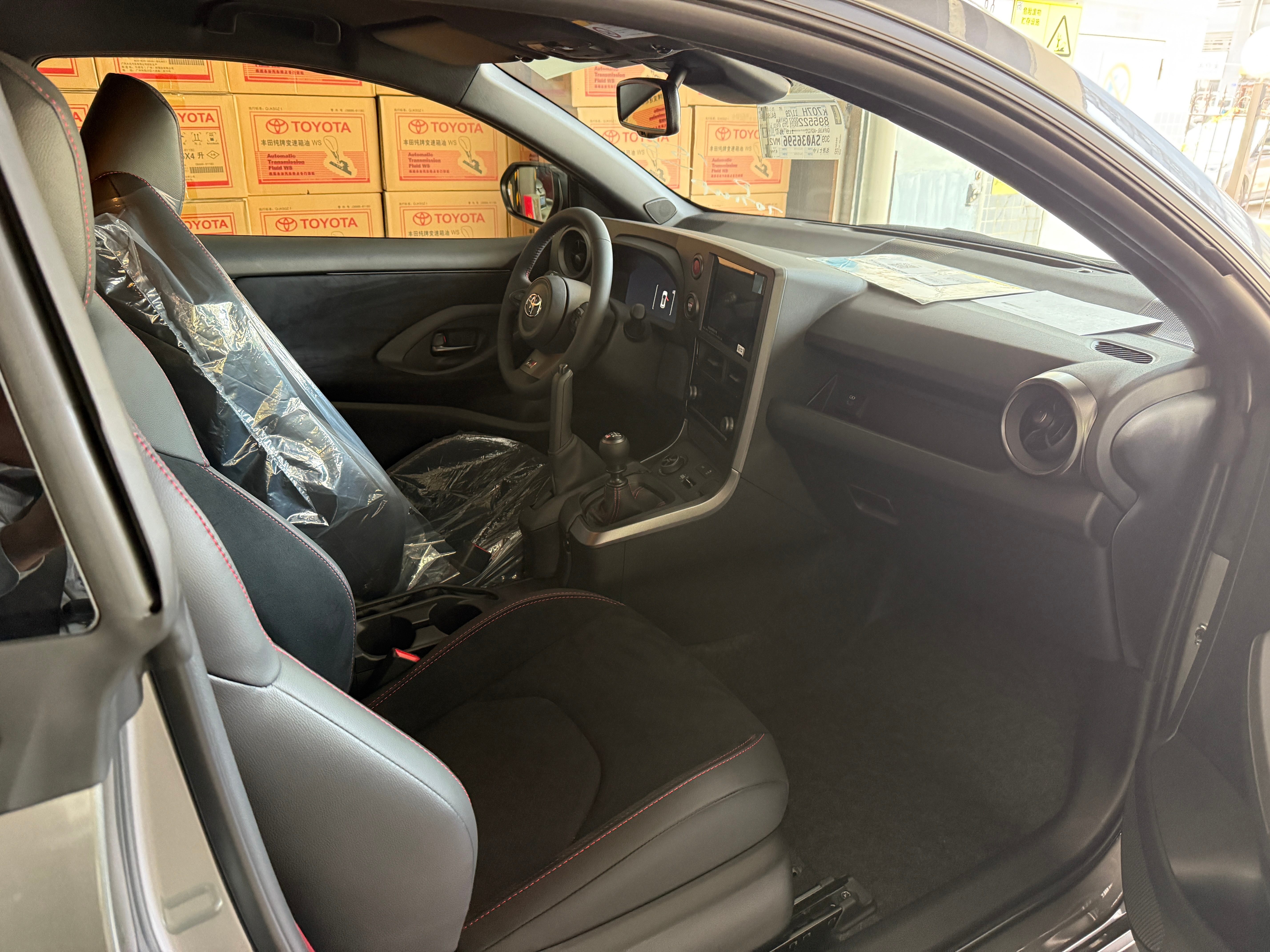 有一台刚刚上牌500km 的 GR Yaris老客户的车，因为半坡起步不好开，想