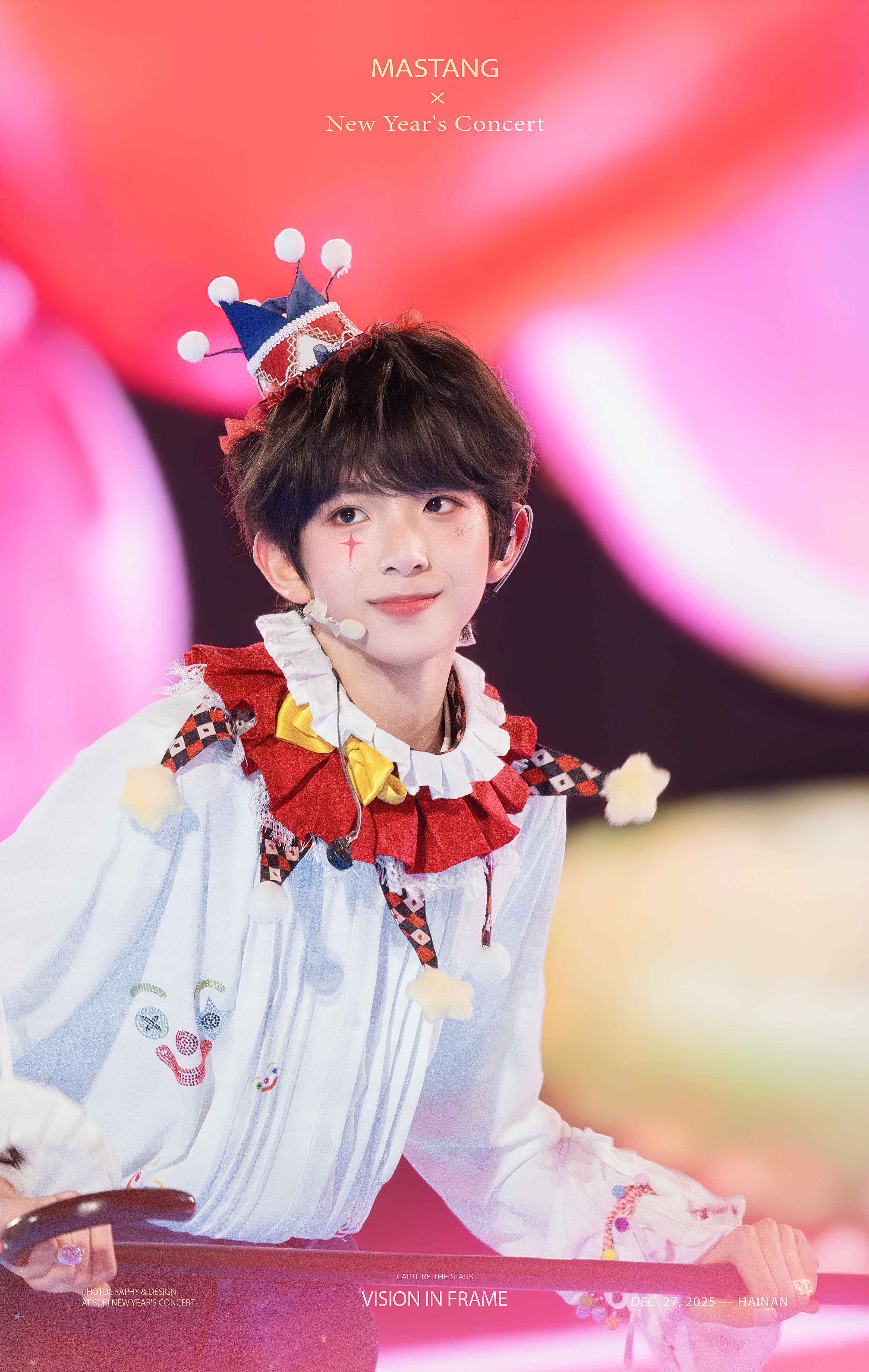 陈浚铭愚人节这组图出圈了好像童话里的小王子！陈浚铭糖果小猪遇上彩色气球