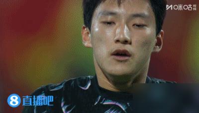 少一人作战的越南，用点球把韩国踢进了深渊。

7比6。补时最后一分钟绝平，加时赛