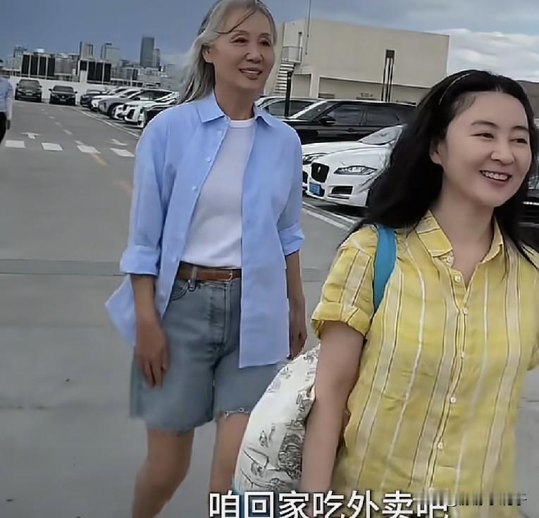 果然有钱能让人变年轻！
高伯伯35岁生娃，还是剖腹产，三个月就恢复了很少女，家务