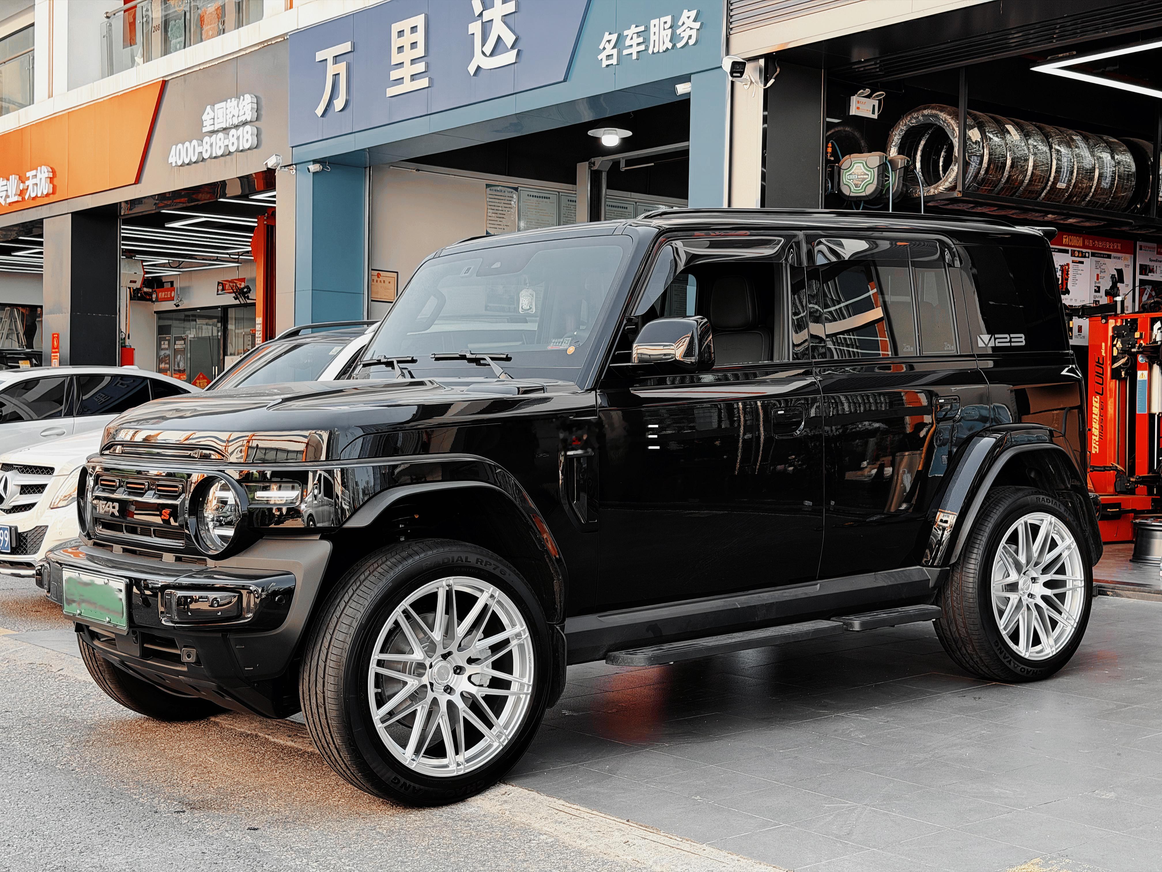 这是谁的大玩具啊、还怪好看的 🤩不是单纯代步车，是一台可以慢慢折腾、出门吸睛的