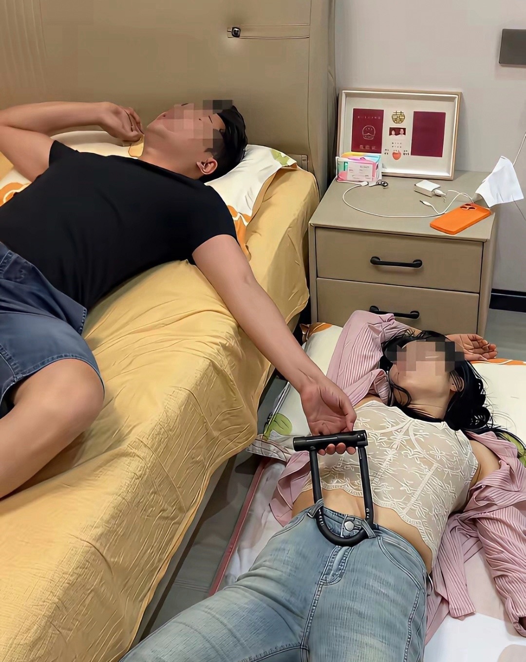很好奇，她是怎么脱身的 