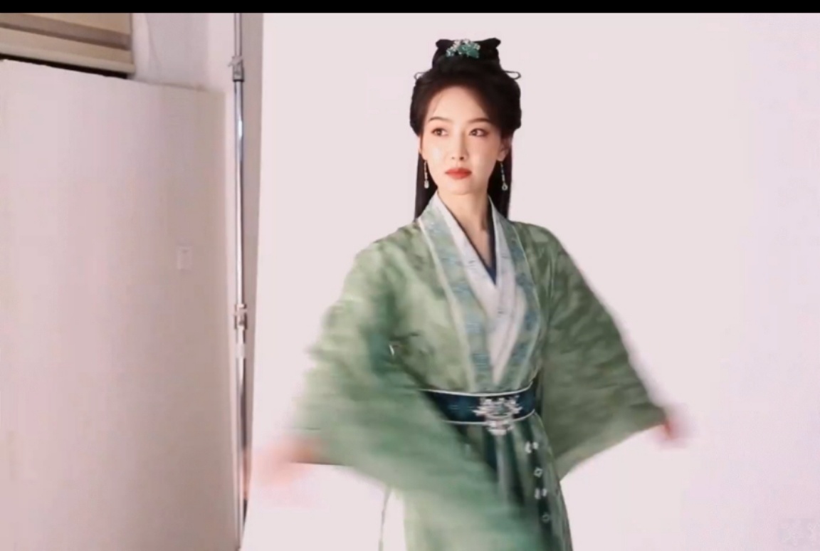 #宋茜山河枕变装##宋茜楚瑜变装#宋茜楚瑜变装，好美 ​​​