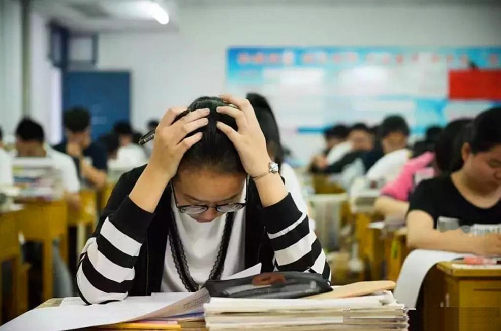 初二如何稳步提分✅提前布局，轻松备战中考
很多同学和家长都觉得，中考是初三的事，