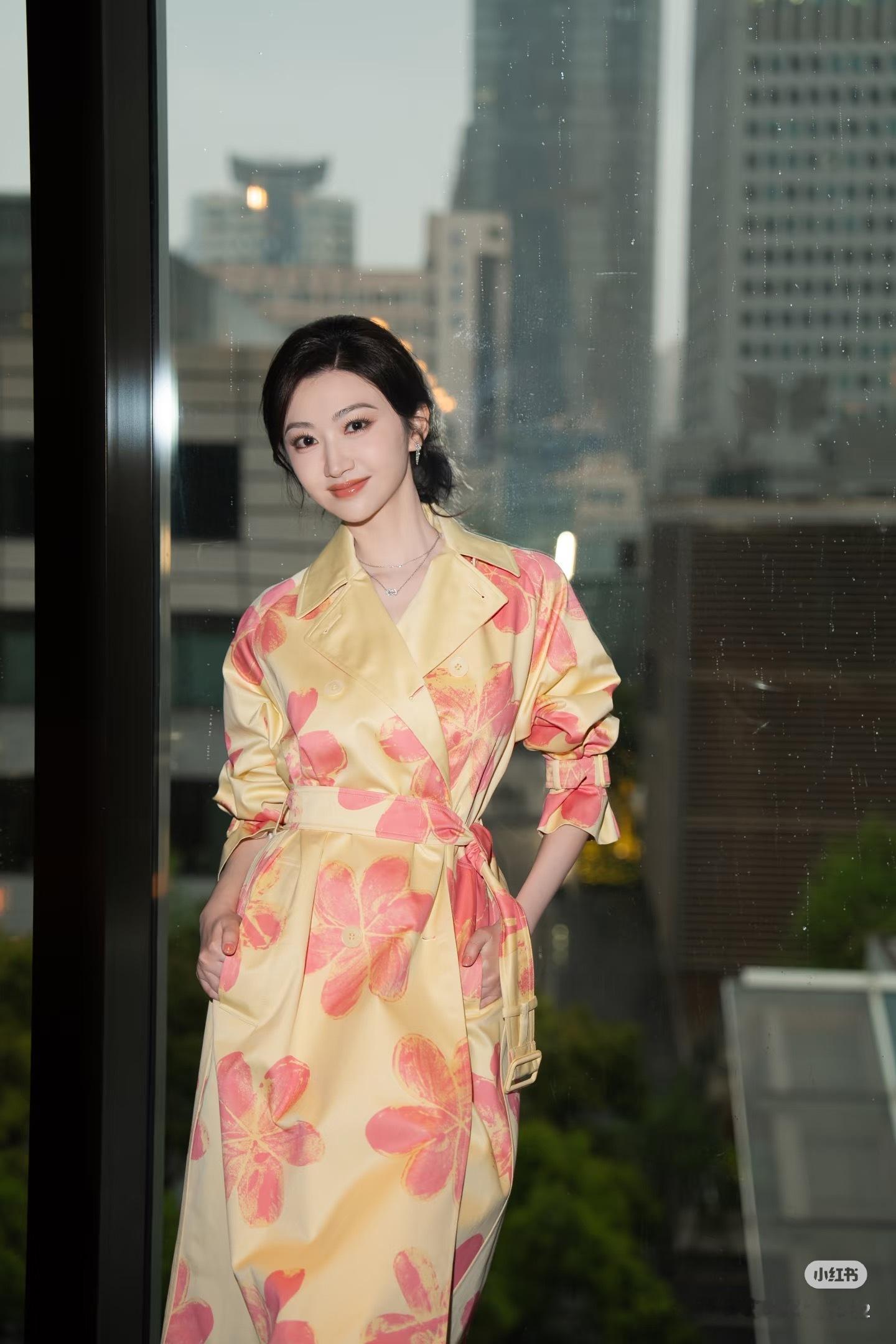 讲讲景甜八字，她真的会完蛋吗？讲讲景女士的八字，这个时间是据说是内部人员出来的，