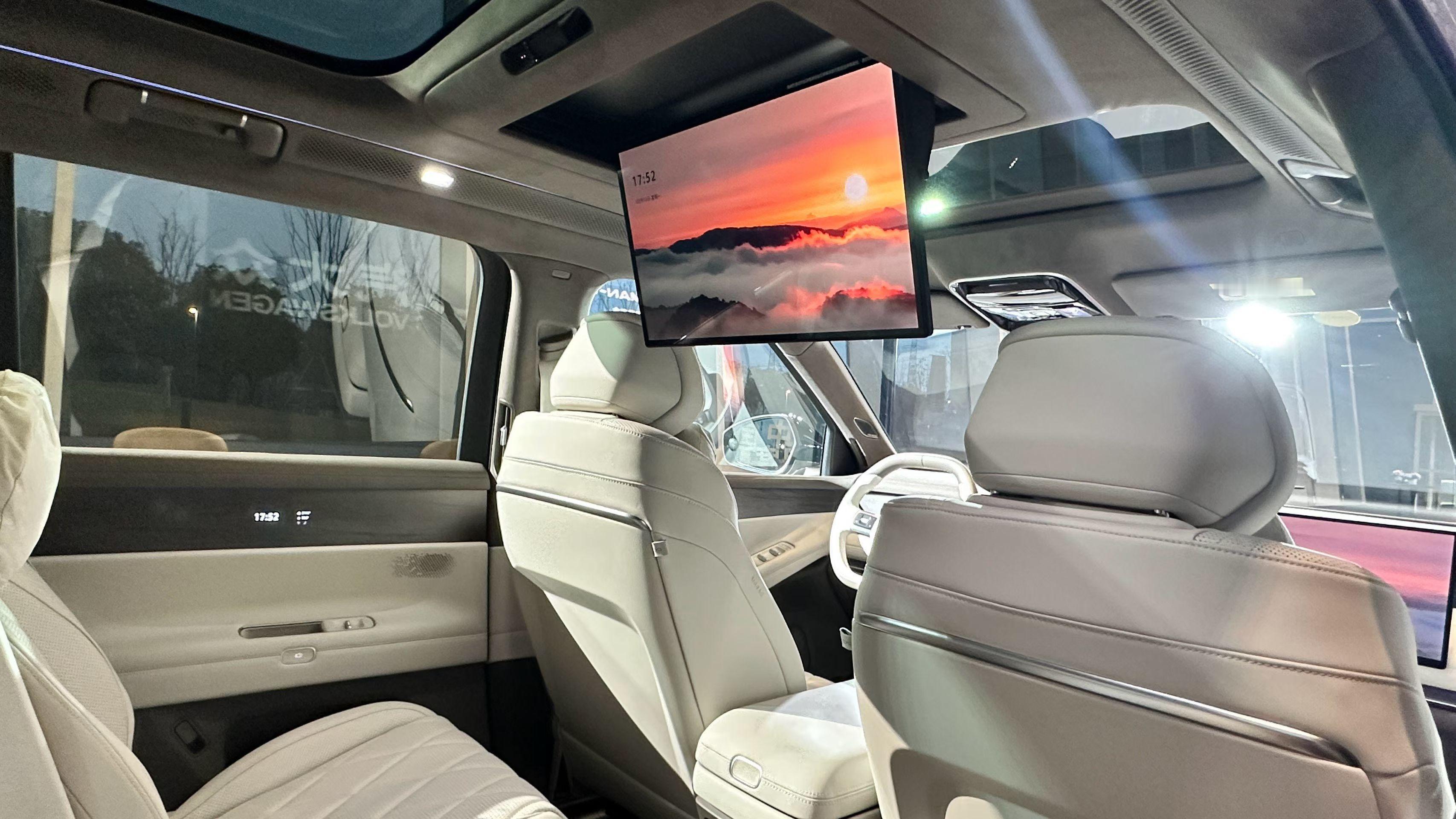 上汽大众的大三排SUV ID.ERA.9X，实车比发布图好看多了，5.2米大块头