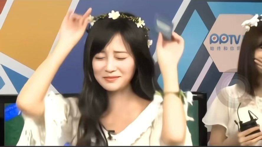 鞠婧祎  我许愿天使降落 于是你出现了 