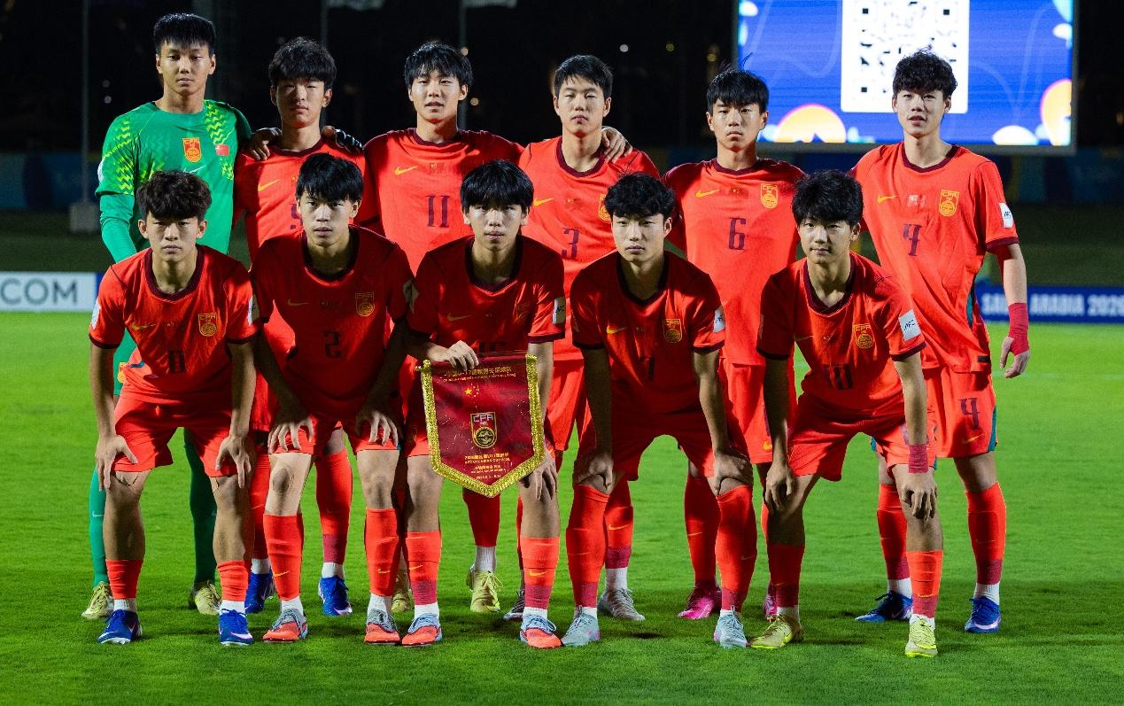 国足U17在明日之星上连胜强敌，表现出色！球队在体力消耗极大的情况下，防守精神依