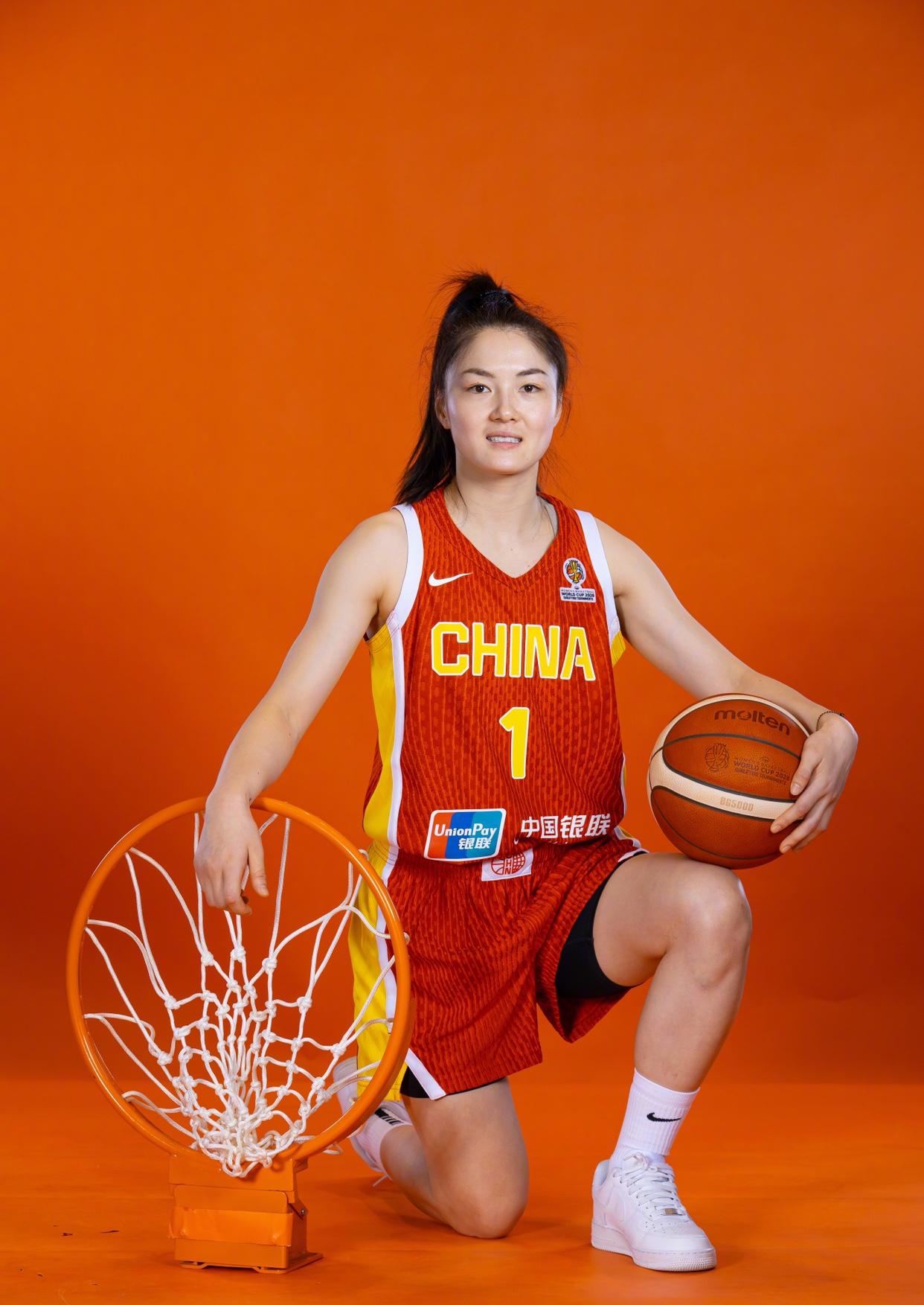 张曼曼若自己还调整不过来，也就这次了！

通过昨晚的比赛，关注到女篮张曼曼的网友