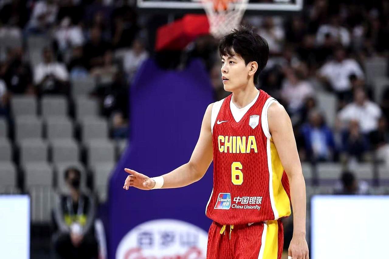 我靠！开场被巴西干到13比4，中国女篮居然末节死咬双杀，豪取4连胜！
刘禹彤替