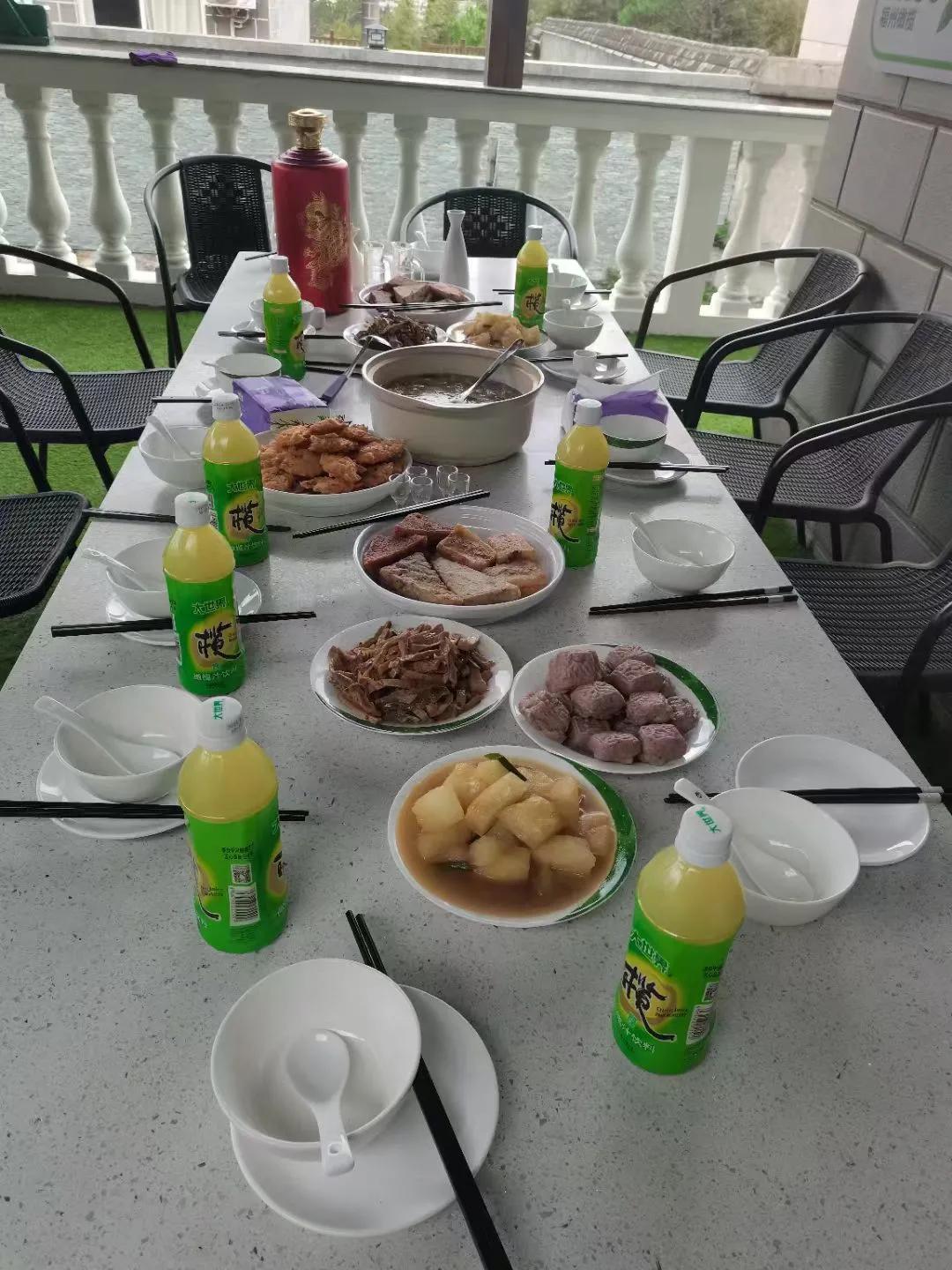 与你们相聚，是我生活中最亮的光！