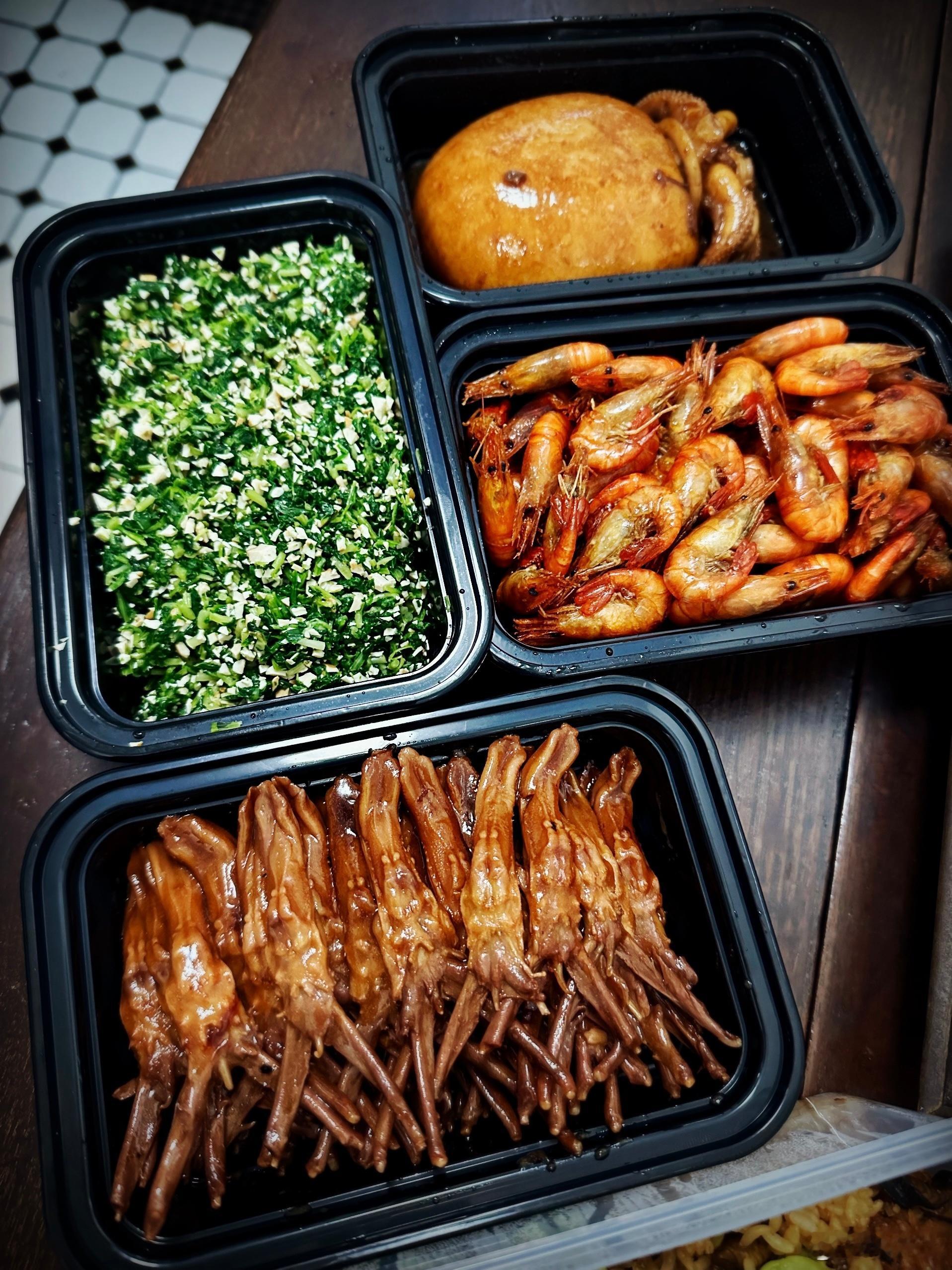 大雪节气。想吃好又不想劳动家里又没有老羊。个么靠马姐私房菜呀。鳝鱼饭给料也太足了