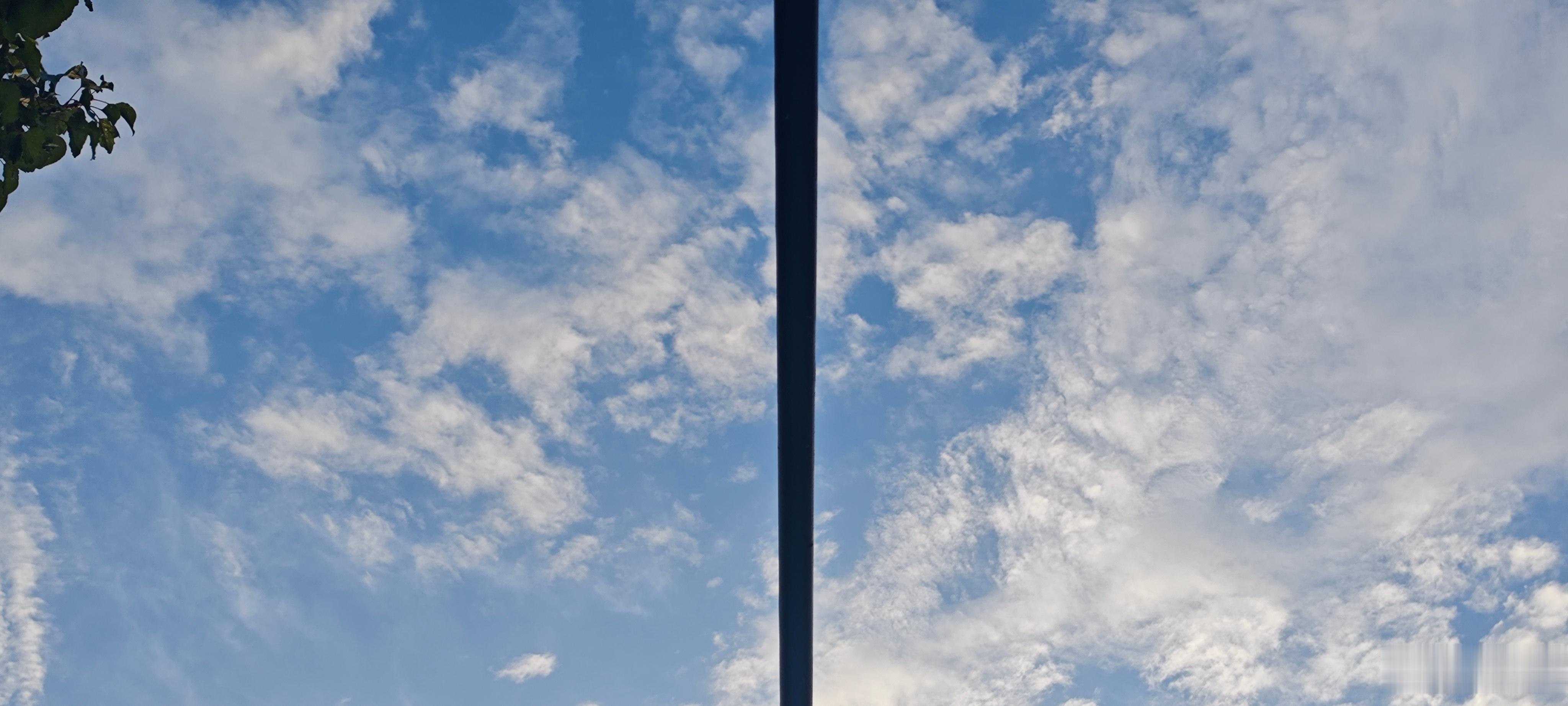 分割的天空 