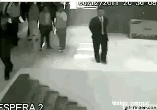 多年的老图，很有冲击力，再发一次～～～～
真的长了记性，告诉其他领导以后走个道千