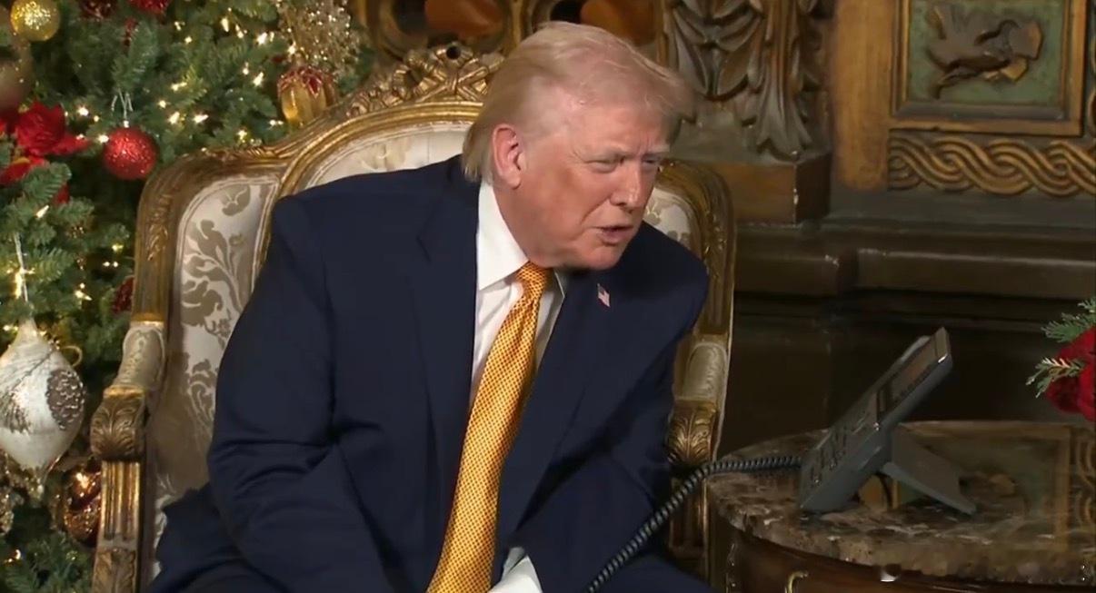 刚看川和孩子的圣诞通话，特别有意思😂孩子问：如果我们不给圣诞老人留饼干，他会生