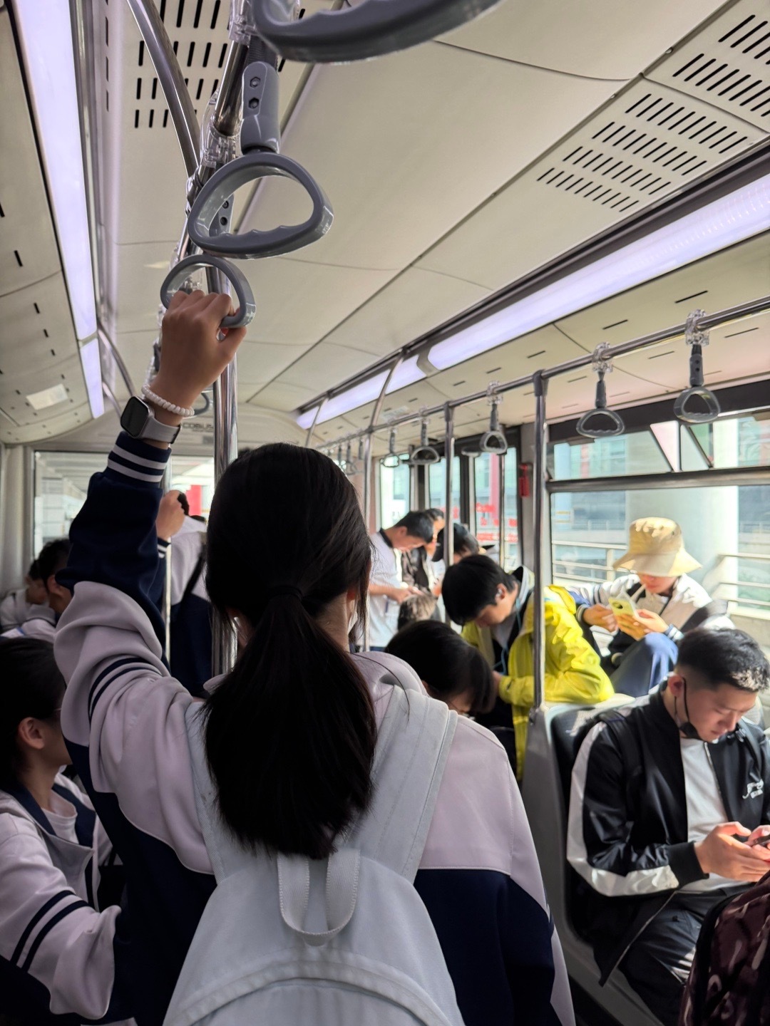 一飞机的学生娃，太热闹了 Welcome to Guizhou 北京·首都机场T