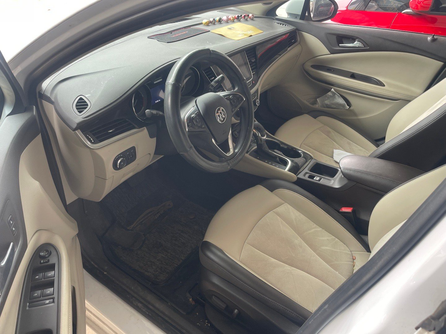 拿下一手，2017年别克威朗，1.5L 10万公里，自动挡，电动座椅，天窗  一