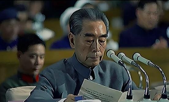 1976年1月，周总理去世后，上午刚闭眼，下去遗体就被秘密送往医院。警卫和秘书为