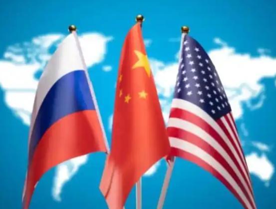 只要中国不动，美国就不敢和俄罗斯直接开战，同样，只要俄罗斯不动，美国也不敢轻易和