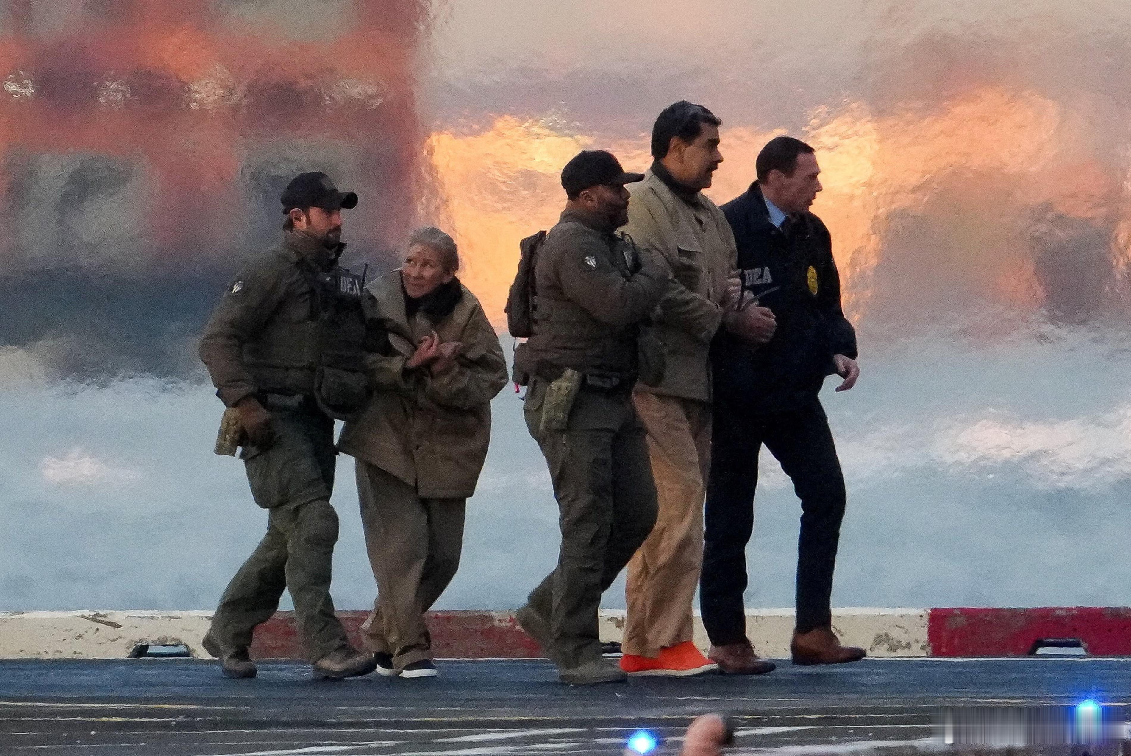 【在马杜罗被捕前，委内瑞拉的德尔西·罗德里格斯曾向美国保证会与美国合作】[我去！