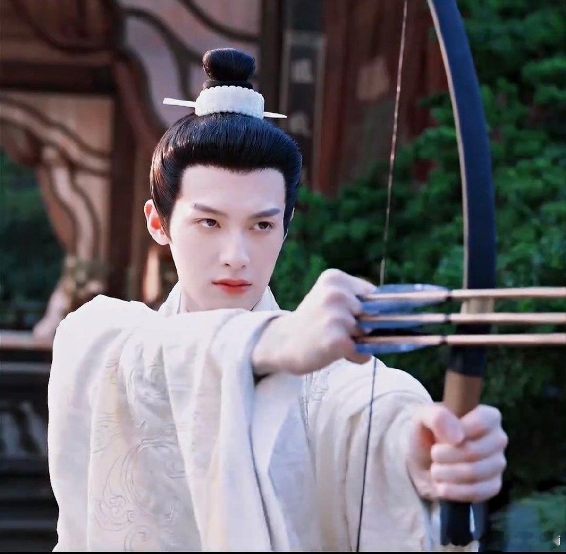 #公主春日宴男人好爱现#看来张凌赫这次为了赢得公主赵今麦的心，真的下了不少功夫！