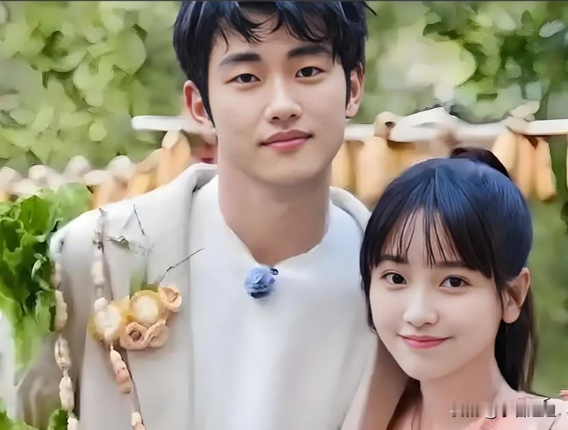 大家别光盯着金莎孙丞潇的年龄差了，  
咱们普通人真学不来他们这段感情，  
原