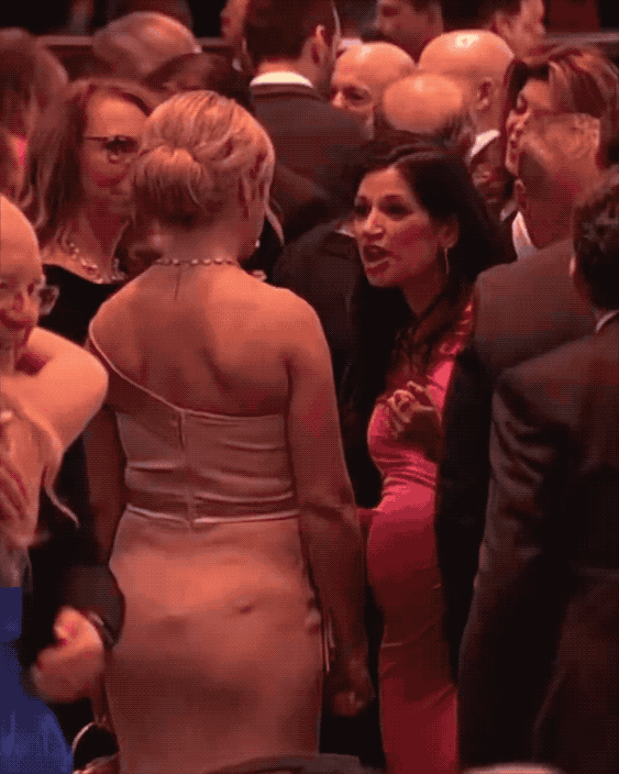 礼服露出内裤轮廓？美国防长老婆着装引发争议，小三上位就这品味……美国战争部长皮特