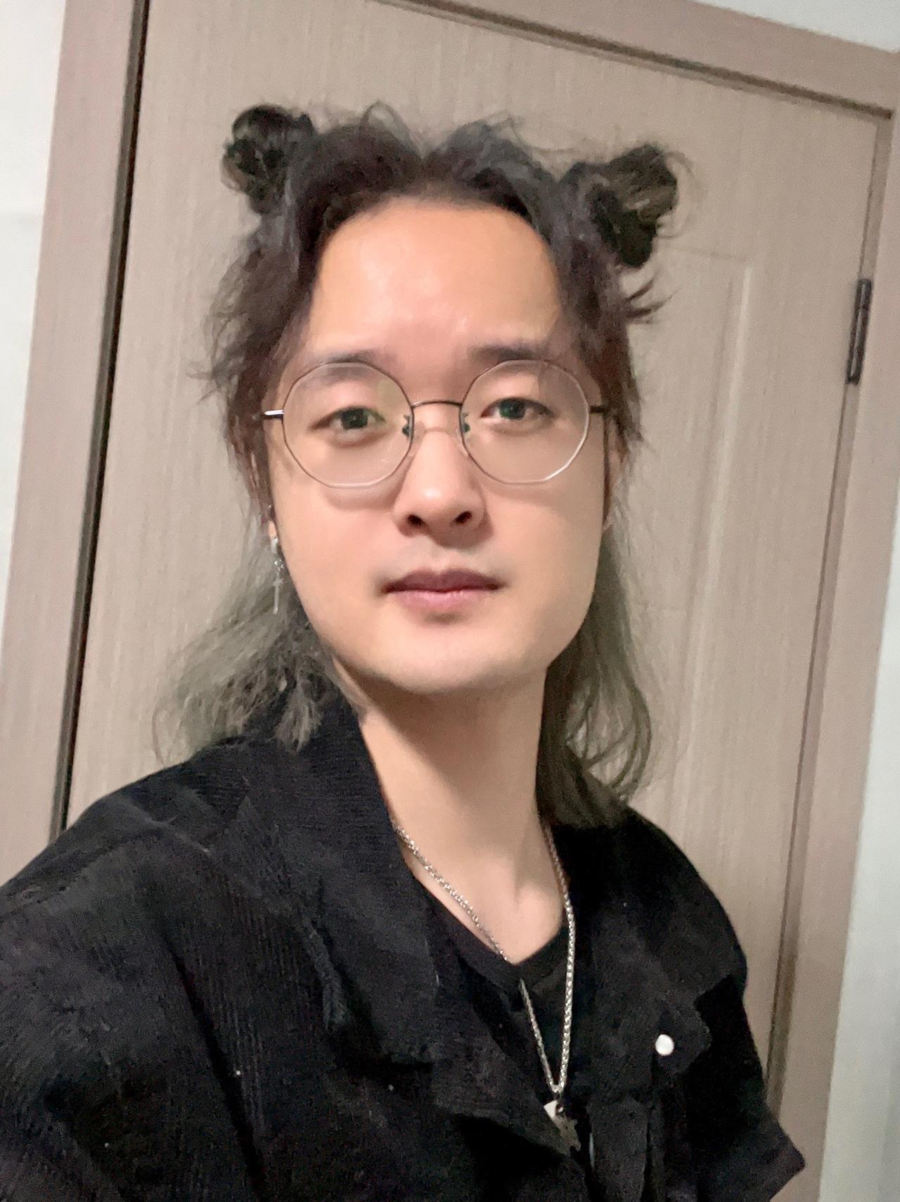 国庆快乐。看我的蓝色头发