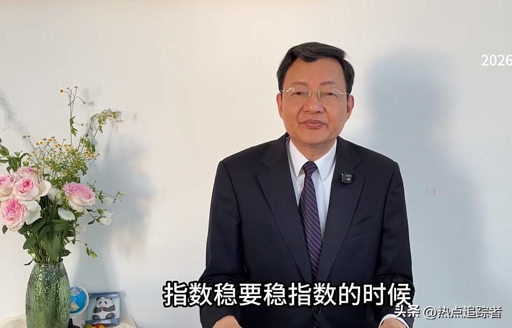 今晚，经济学家李大霄更新了一则视频，剖析指数上涨但散户股票却不盈利的原因。大霄老