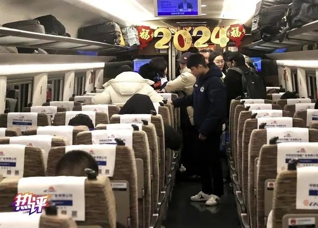#春运返乡互助#春运之前，铁路部门已经安排上一系列措施，包括优化车票预约改签规则