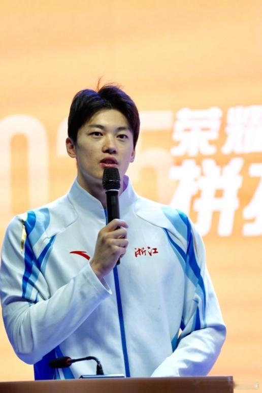 遇到困难时只有迎难而上，才能不断突破自己。汪顺的第五届全运会顺流而上 游泳(图|