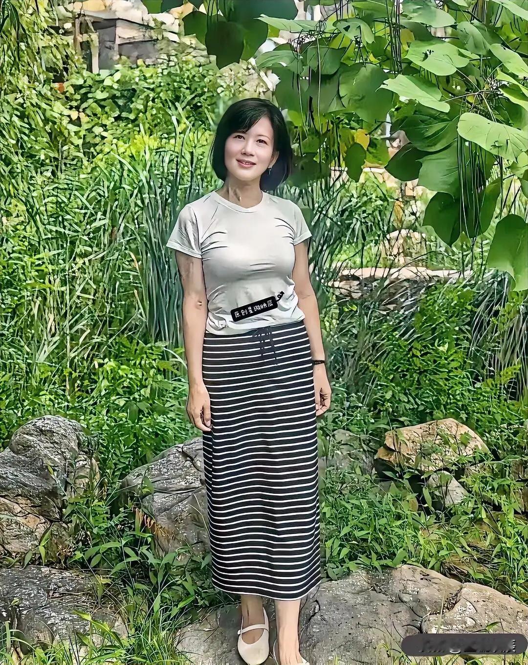 乡下，小姨家的前后院子让表姐种满了各种蔬菜，每到秋季侄女都会开车给我拉来好多瓜果