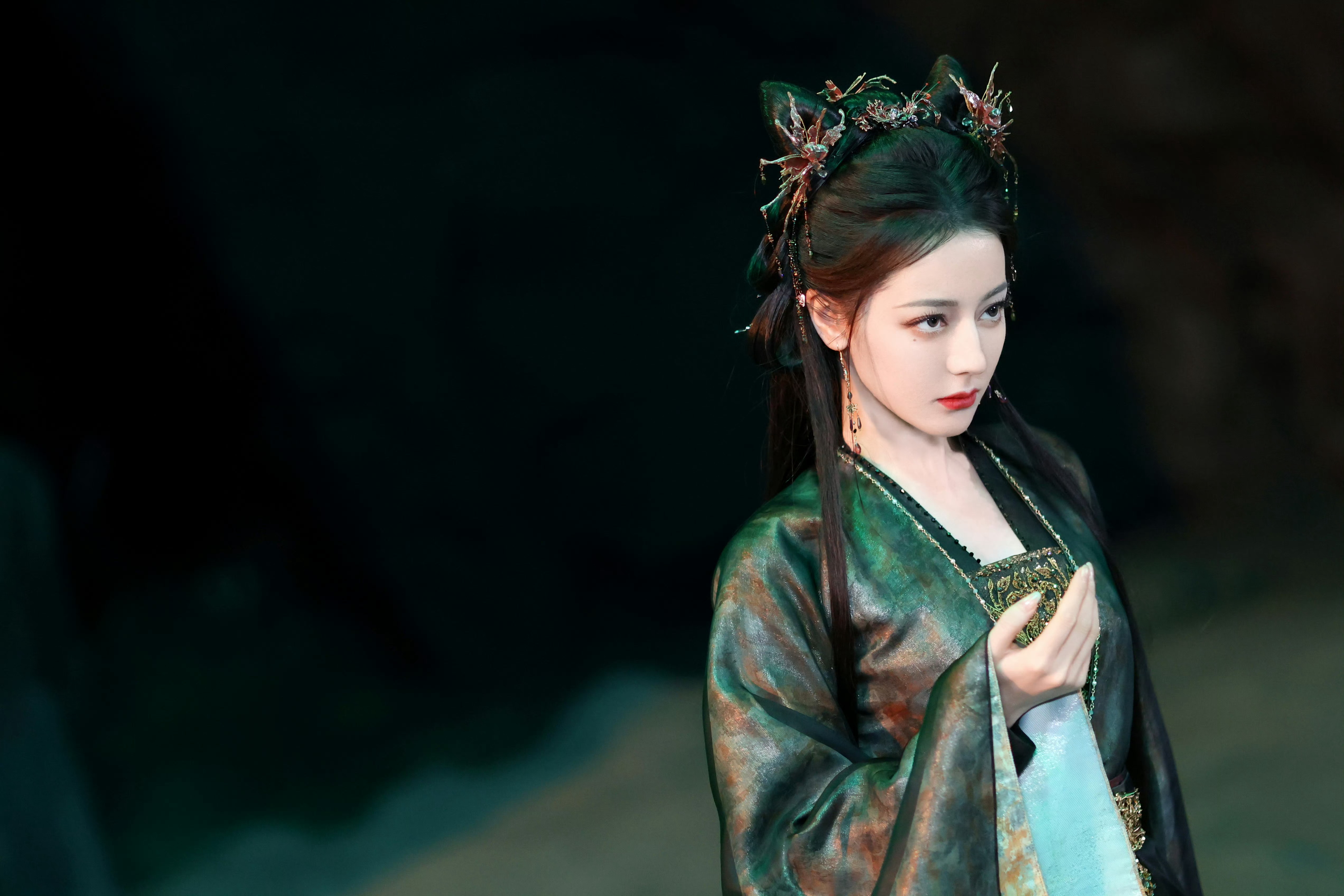 迪丽热巴[超话]骆驼全球品牌代言人迪丽热巴 dlrb 迪丽热巴 dlrb 迪丽热