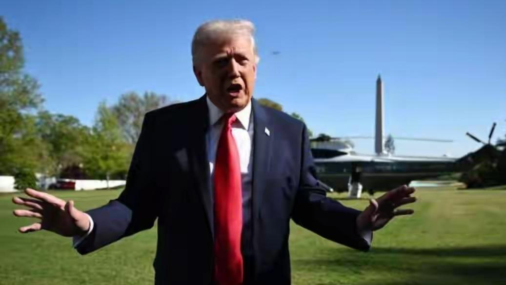 特朗普称美伊复谈，伊朗做好两手准备

美国总统特朗普在4月19日突然对外放话，说