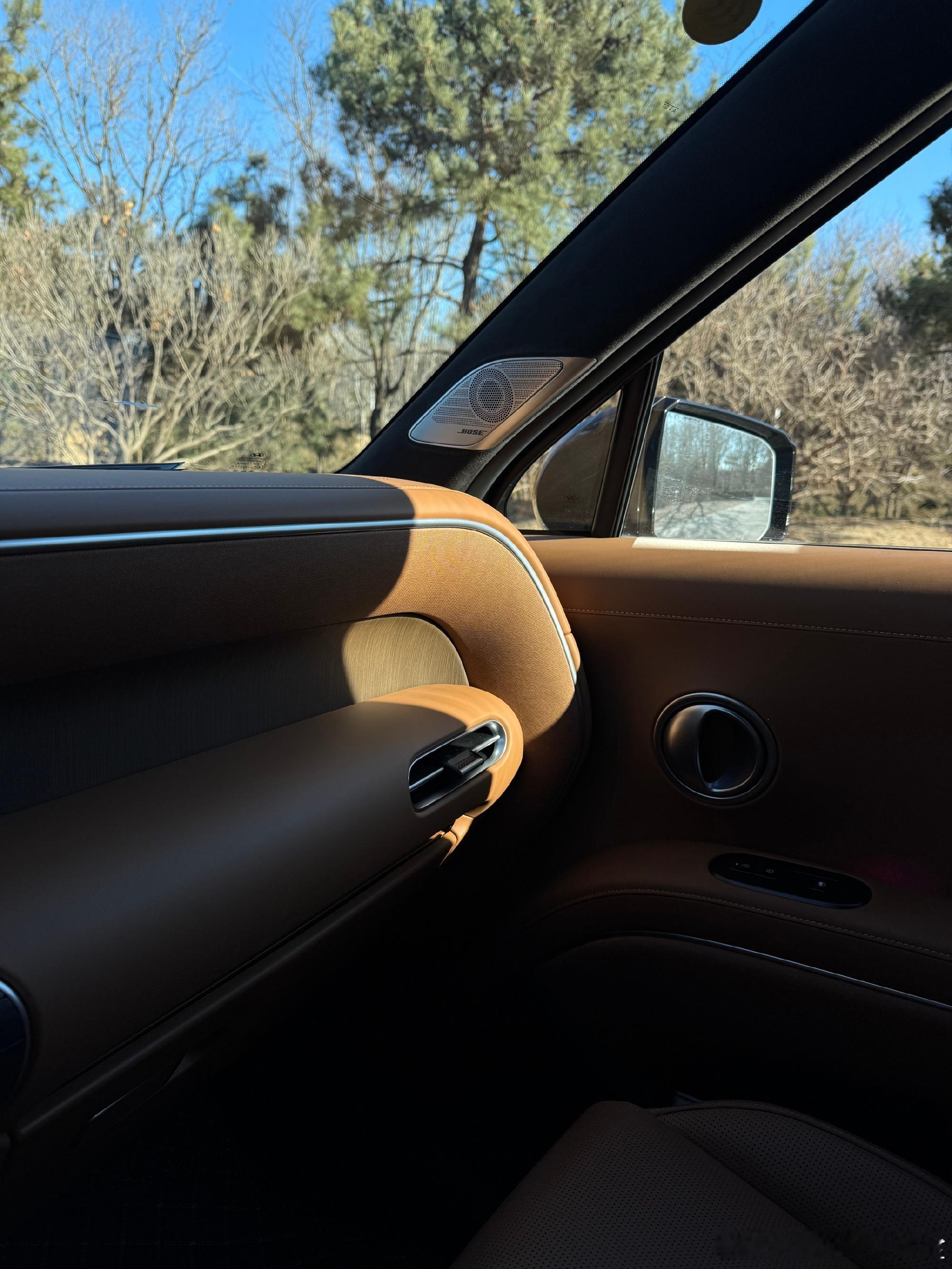 今天拍韩揽，确实很揽，尤其有四代揽的味道，非常好用的车 