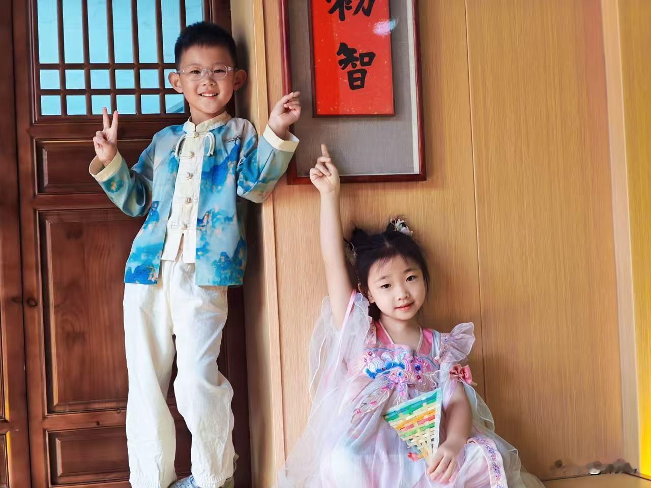 初中阶段家长如何与孩子沟通孩子上初中以后，懂的越来越多，但也会出现叛逆的情况，这