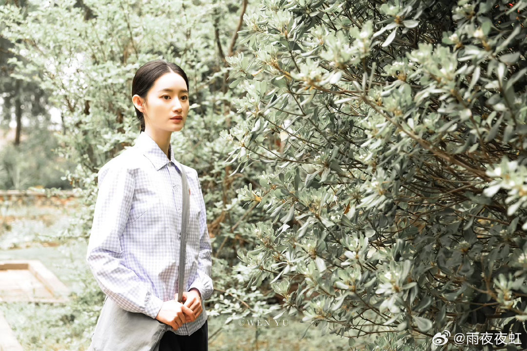 吴镇宇说郭晓婷脸上有故事了无限超越班吴镇宇夸郭晓婷“脸上有故事了”——这大概是演