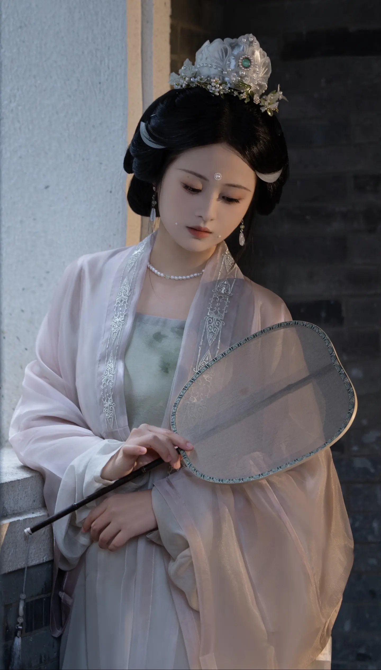 我爱你苍凉双眼留有余温。宋制写真 广州约拍