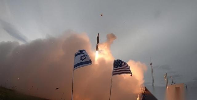 最近美媒突然爆了个大料，说沙特王储私下劝特朗普对伊朗动手。
好多人以为美国这是在