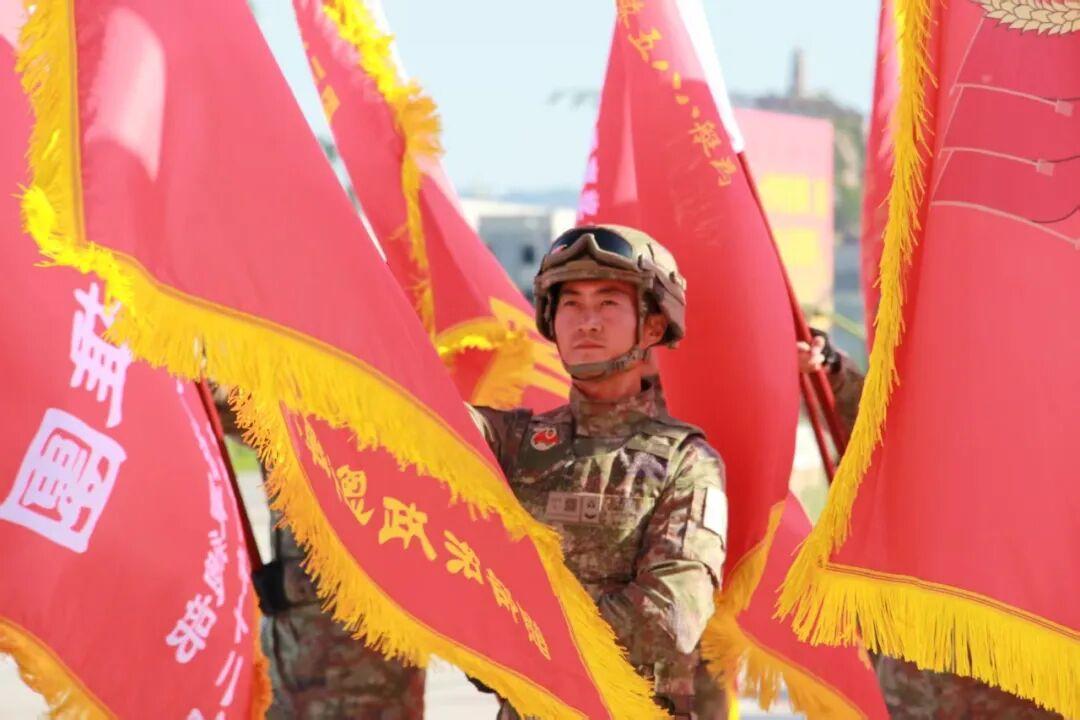 2022年，陆浩军以第71集团军某旅技师兼班长、三级军士长身份，聚焦为战育人与专