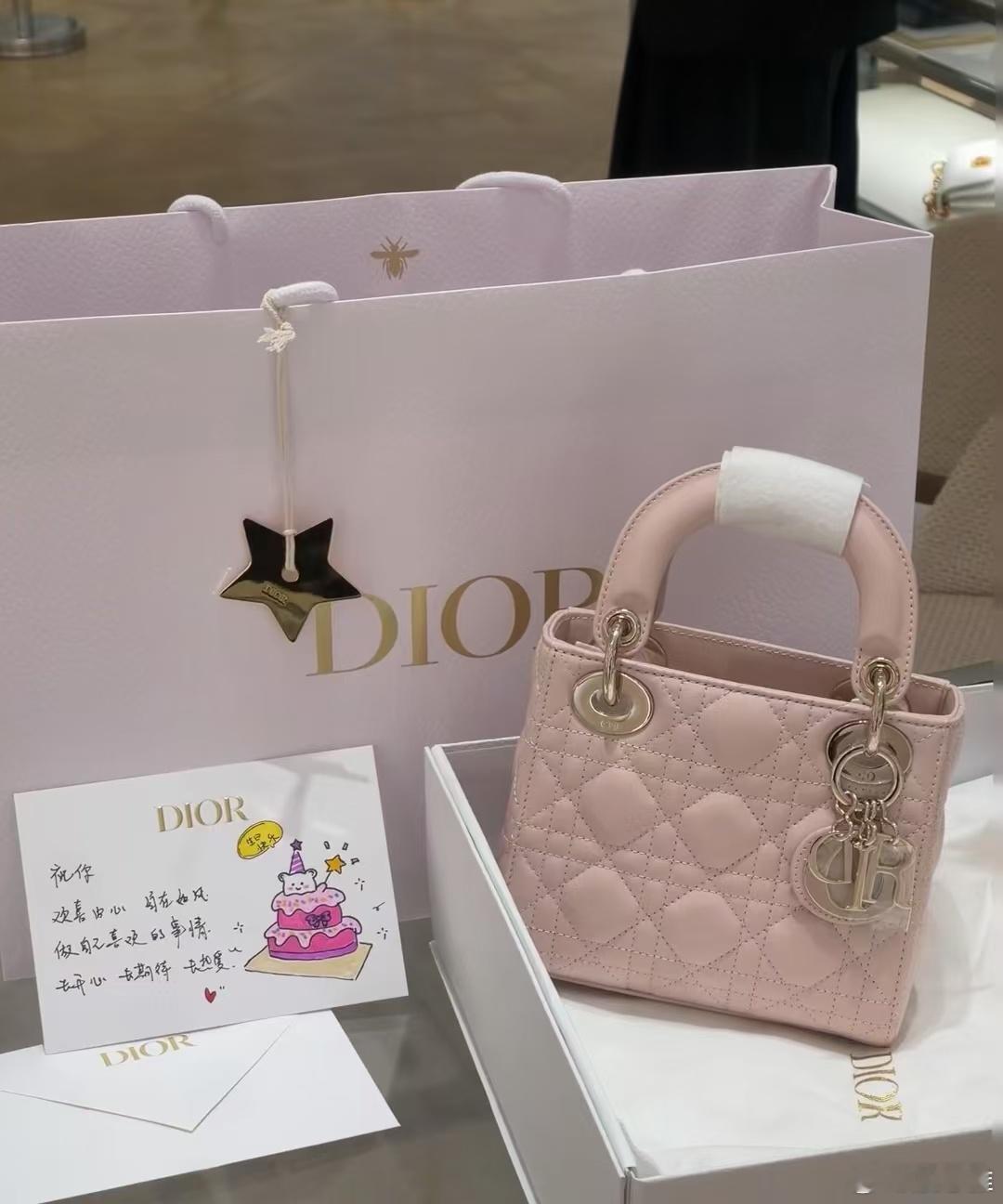 谁还没个少女心呀，粉粉嫩嫩包包种草包包分享奢侈品包包 ​​​