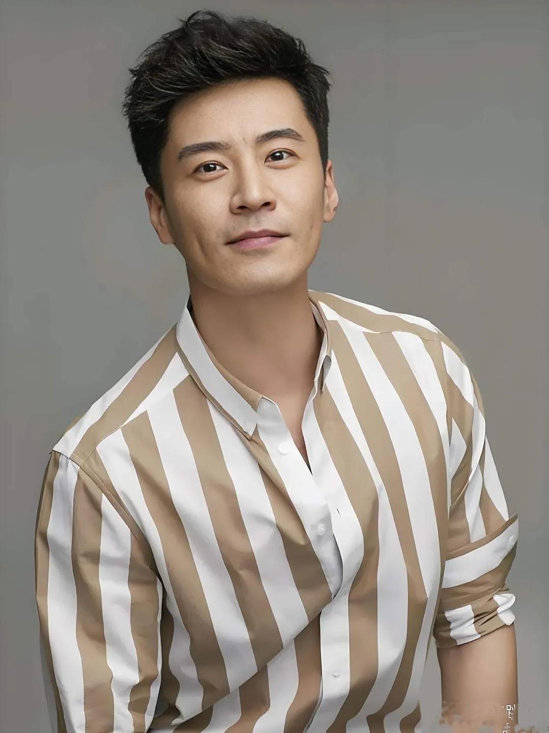 您知道吗？有个内地男演员，演技绝了！

论名气没胡歌大，论颜值不如朱一龙，但凭借