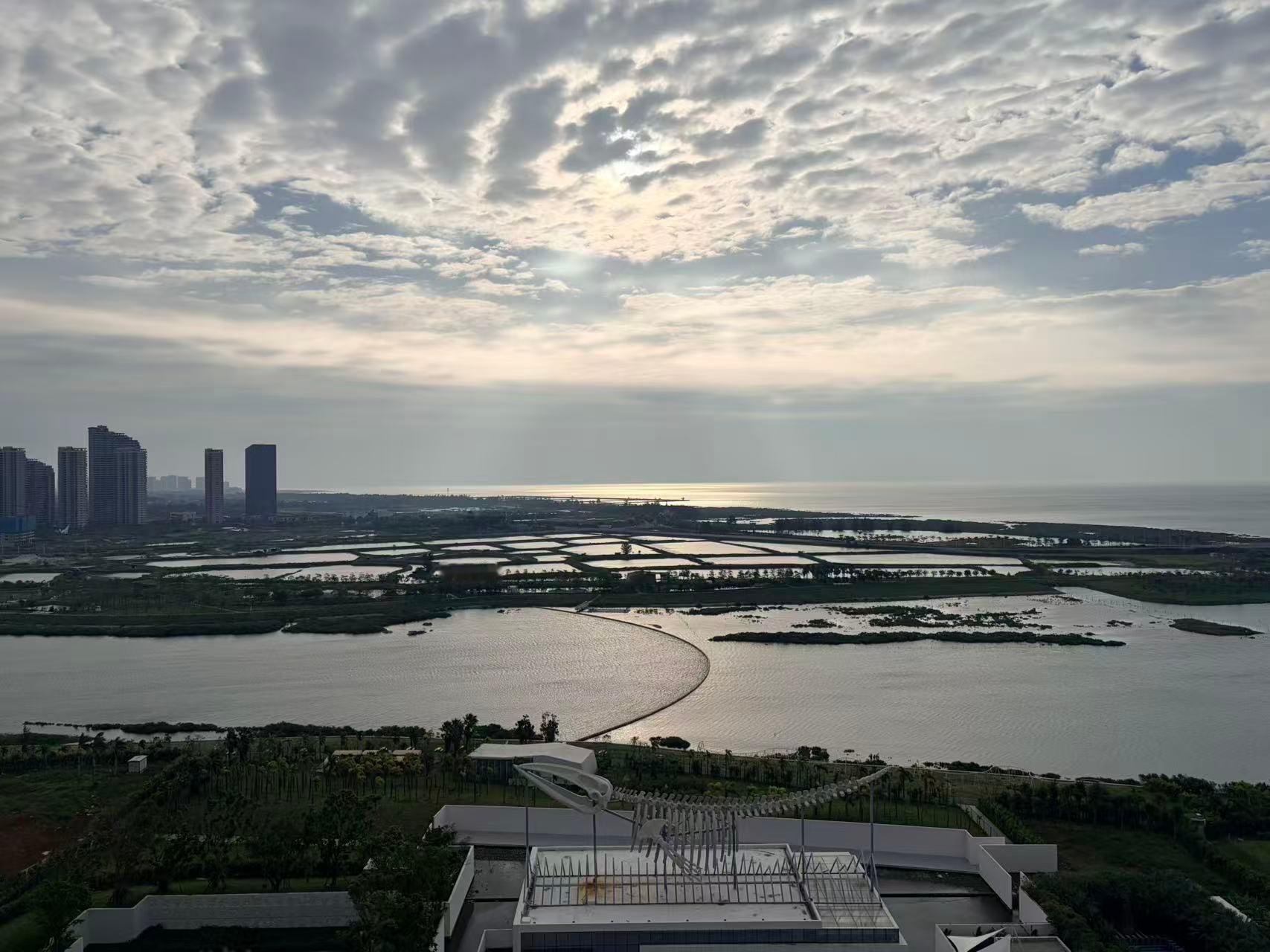 早啊xdm北海这家酒店不错ithaka阿萨卡海景房楼下配套社区也年轻化酒吧书店电