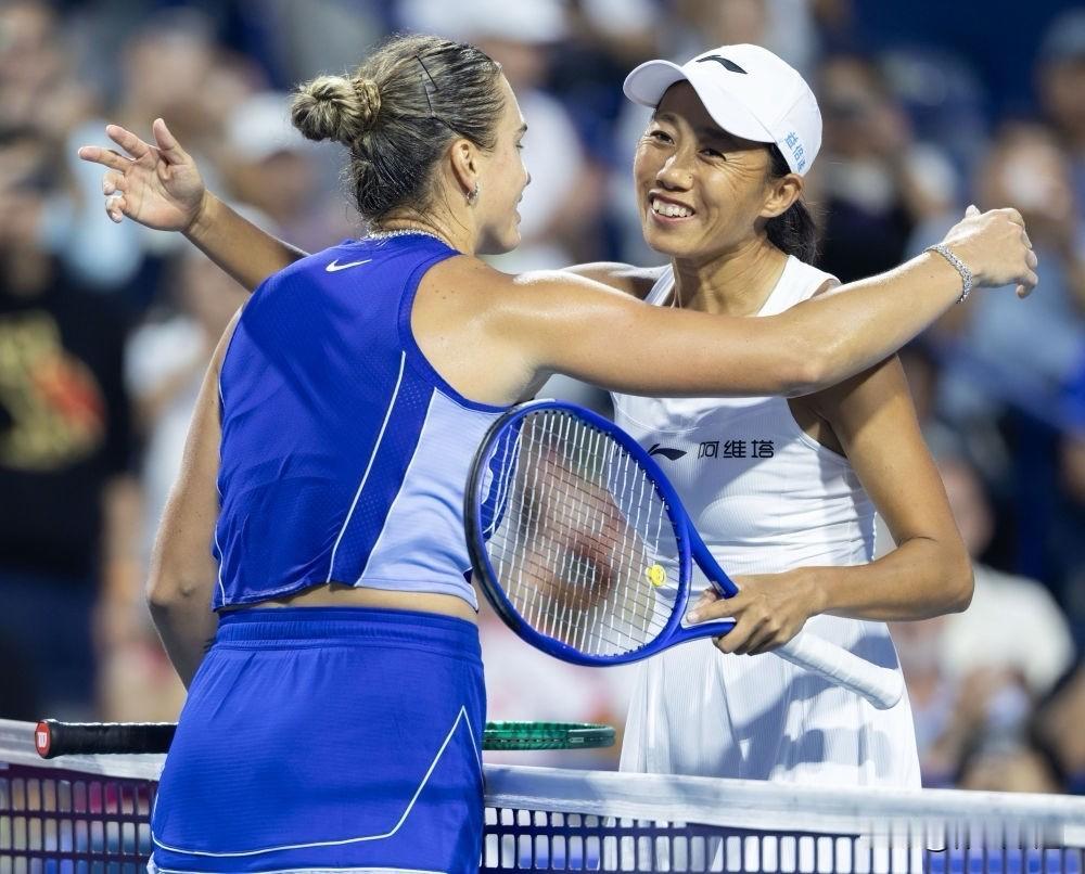 张帅又带来好消息！这次她搭档捷克选手西尼亚科娃，在WTA1000多伦多女双比赛中