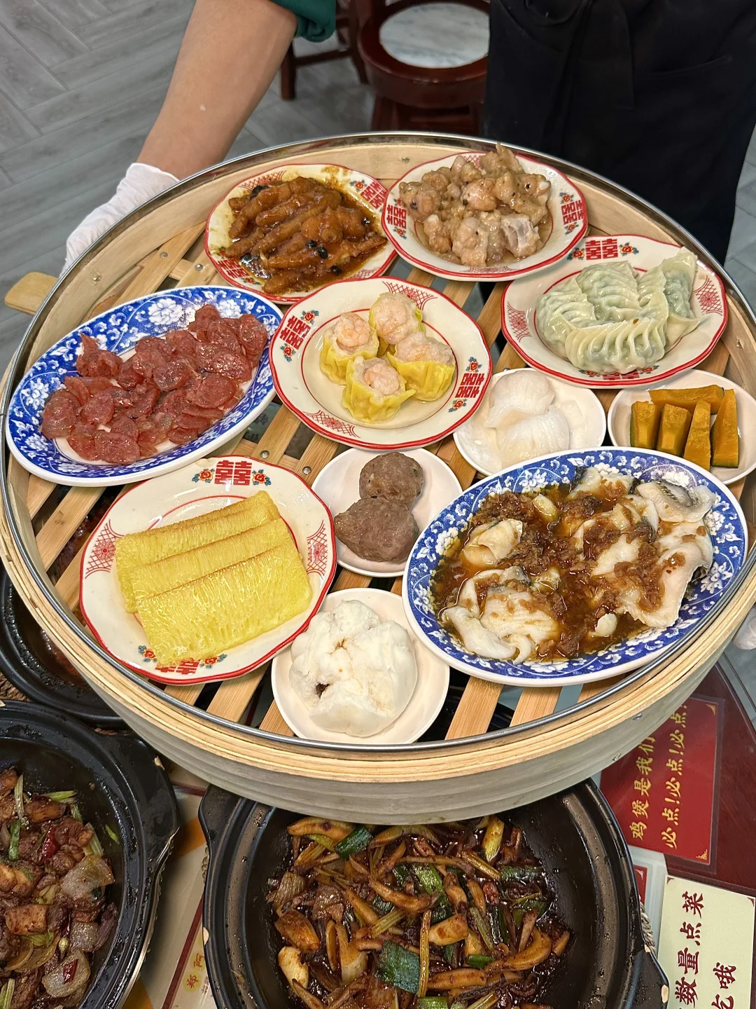 龙阳路郑阿公测评…他家必点是鸡煲，我觉得味道还不错 在上海很少能吃到好...