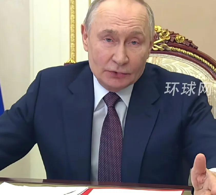 俄首都又发生一起将军遇袭案！
就在刚刚，隶属于俄国防部的阿列克谢耶夫中将，在居民