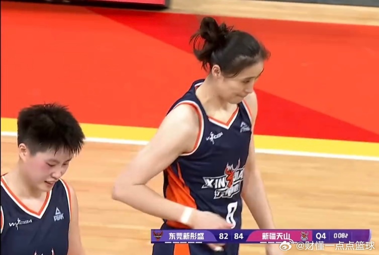 今天晚上2026女篮俱乐部杯这出戏，今天真的把球迷心脏都快折腾停了！广东女篮对阵