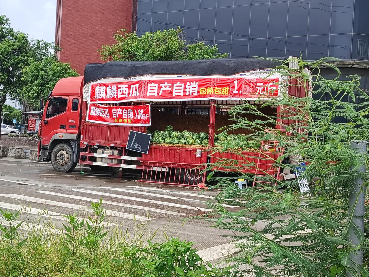卖得那么快？我连续一个星期上下班，在十字路口等红绿灯时，看见河南老乡的大货每天都