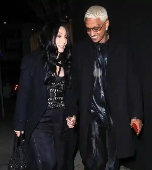 79岁知名女星将于小40岁男友结婚

当“不设限”成为人生BGM，连岁月都会为你