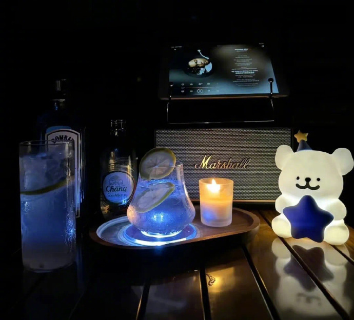 🌷ᵕ̈ 𝐃𝐚𝐲   ✿“算了吧，喝点酒回避一下现实        清醒了